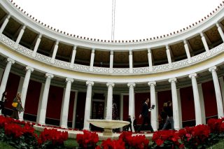 Θέλει δουλειά πολλή